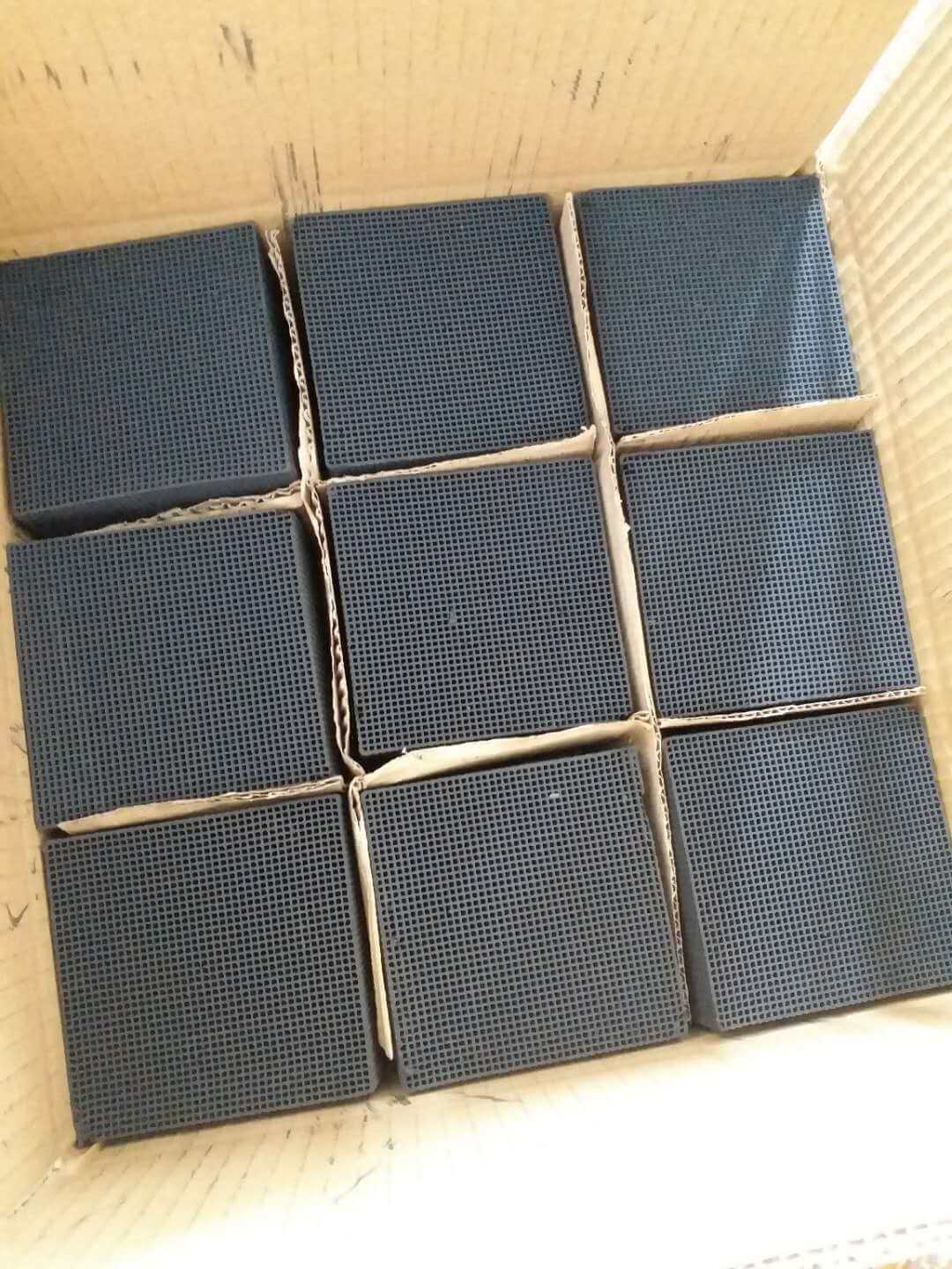 <a href=http://fliange.cn/fwzhxt/ target=_blank class=infotextkey>蜂窩活性炭</a>一箱展示