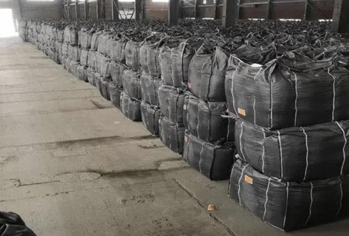 煤質(zhì)柱狀和木質(zhì)柱狀活性炭倉(cāng)庫(kù)